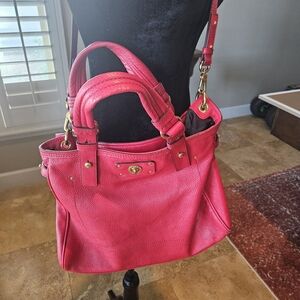 Elegant Pink Leather Handbag